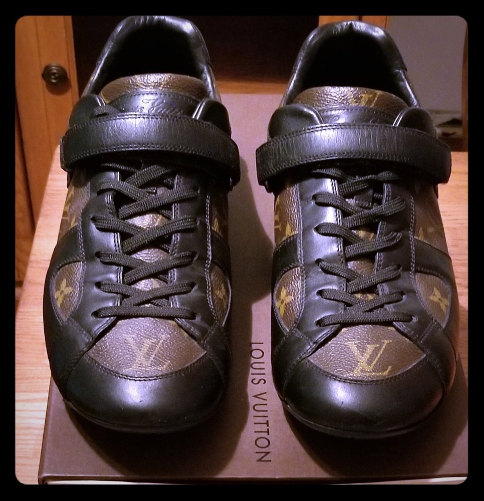 Men's Size 9.5 Louis Vuitton. Discontinued.